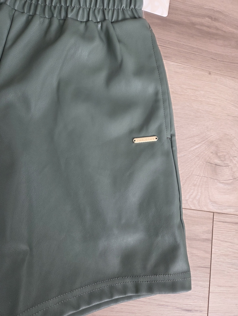 Fabletics Bundle 💚🖤 - Picture 2 of 11